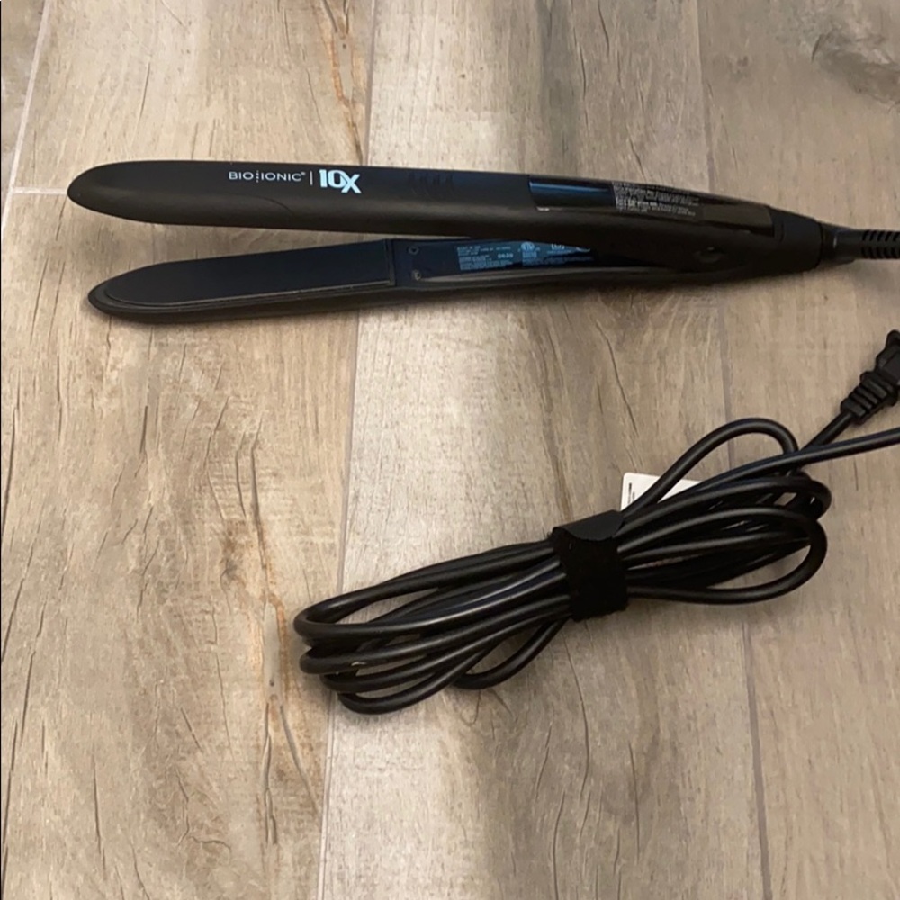 Bio ionic 10x styling iron / straightener